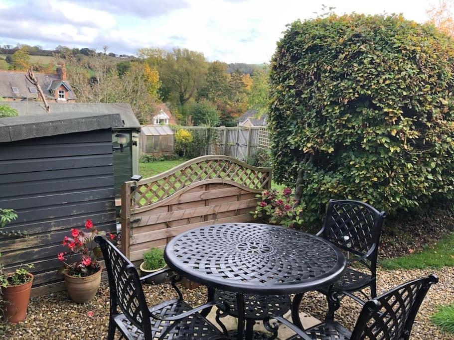 Hideaway Between Coast And Moors In A Beautiful Village Apartment Sleights Eksteriør billede